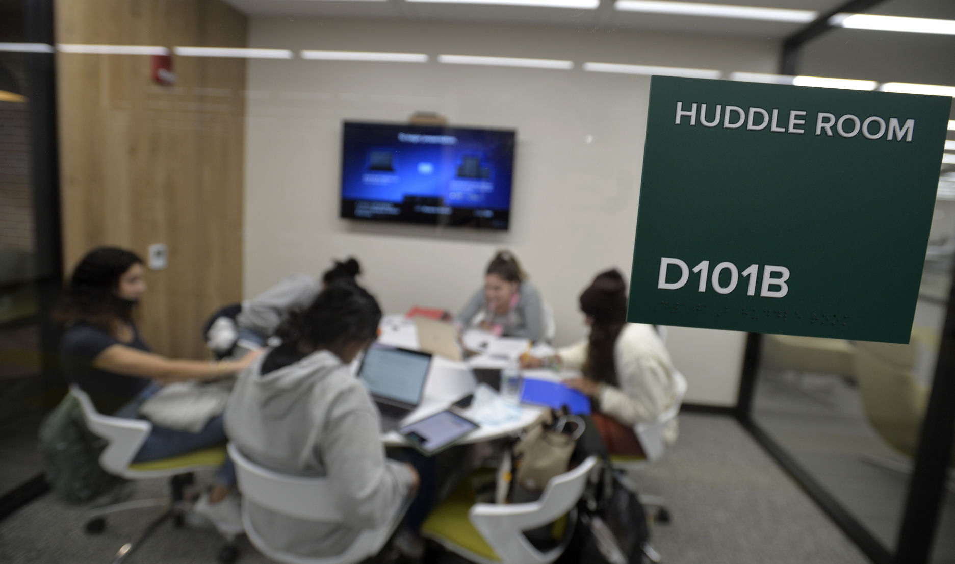 UWP STUDENT SUCCESS AND LEARNING COMMONS